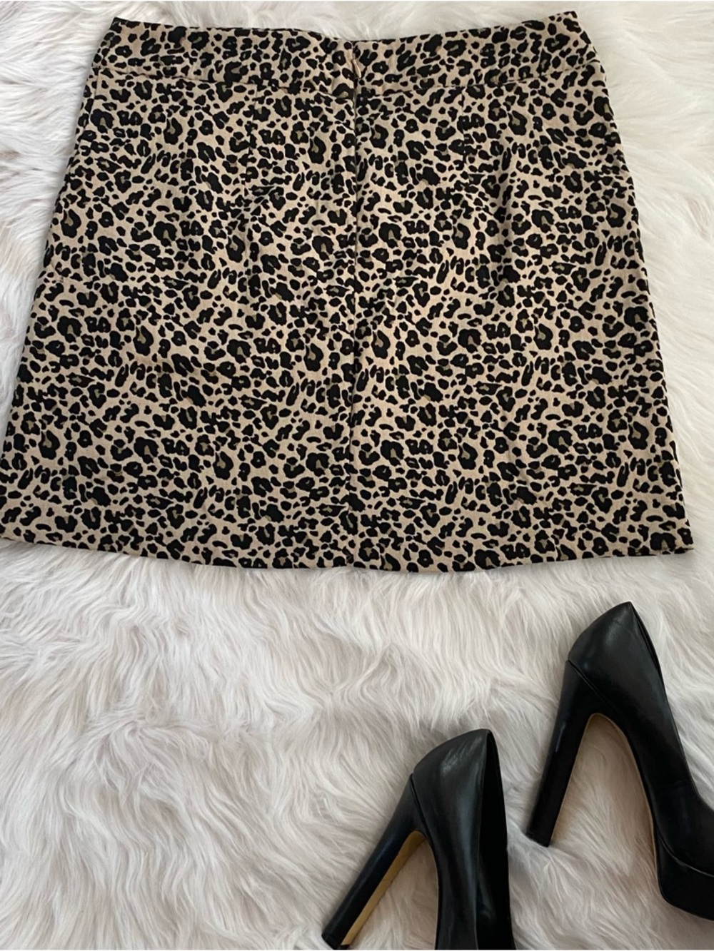 NWT LOFT Leopard Print Mini Skirt Size 8 | Chic Neutral Closet Staple - Picture 5 of 8